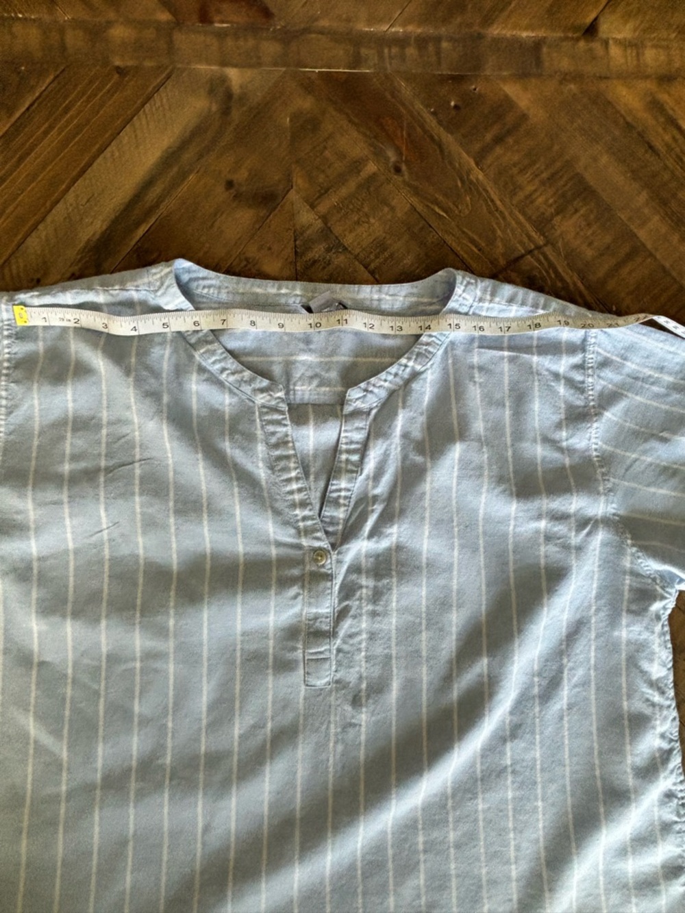 Eddie Bauer Light‎ Blue and White Striped Short Sleeve Top - Picture 3 of 6